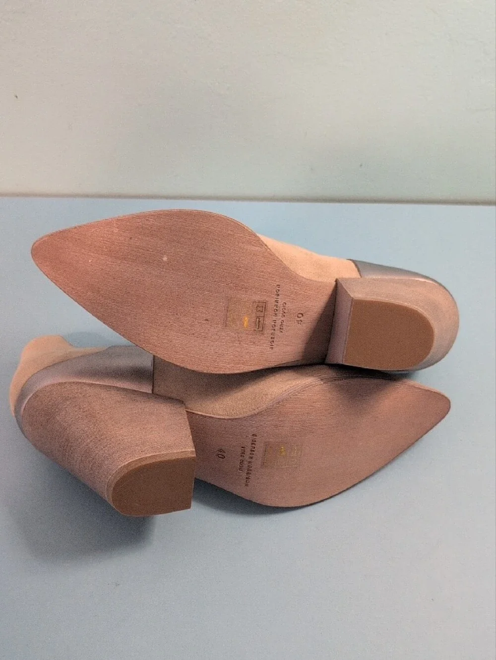 NWOB,Sigerson Morrison, Taupe Suede Pointed Block Heel Booties, Size 40 - Picture 6 of 10